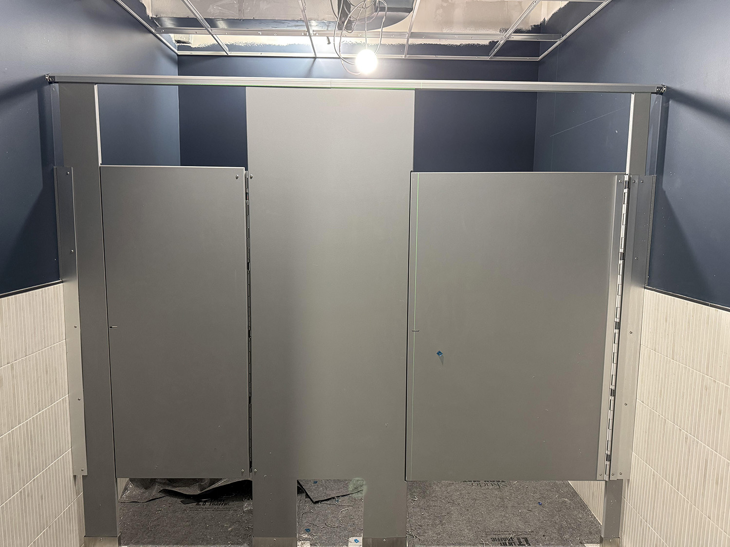 bathroom partition.jpeg