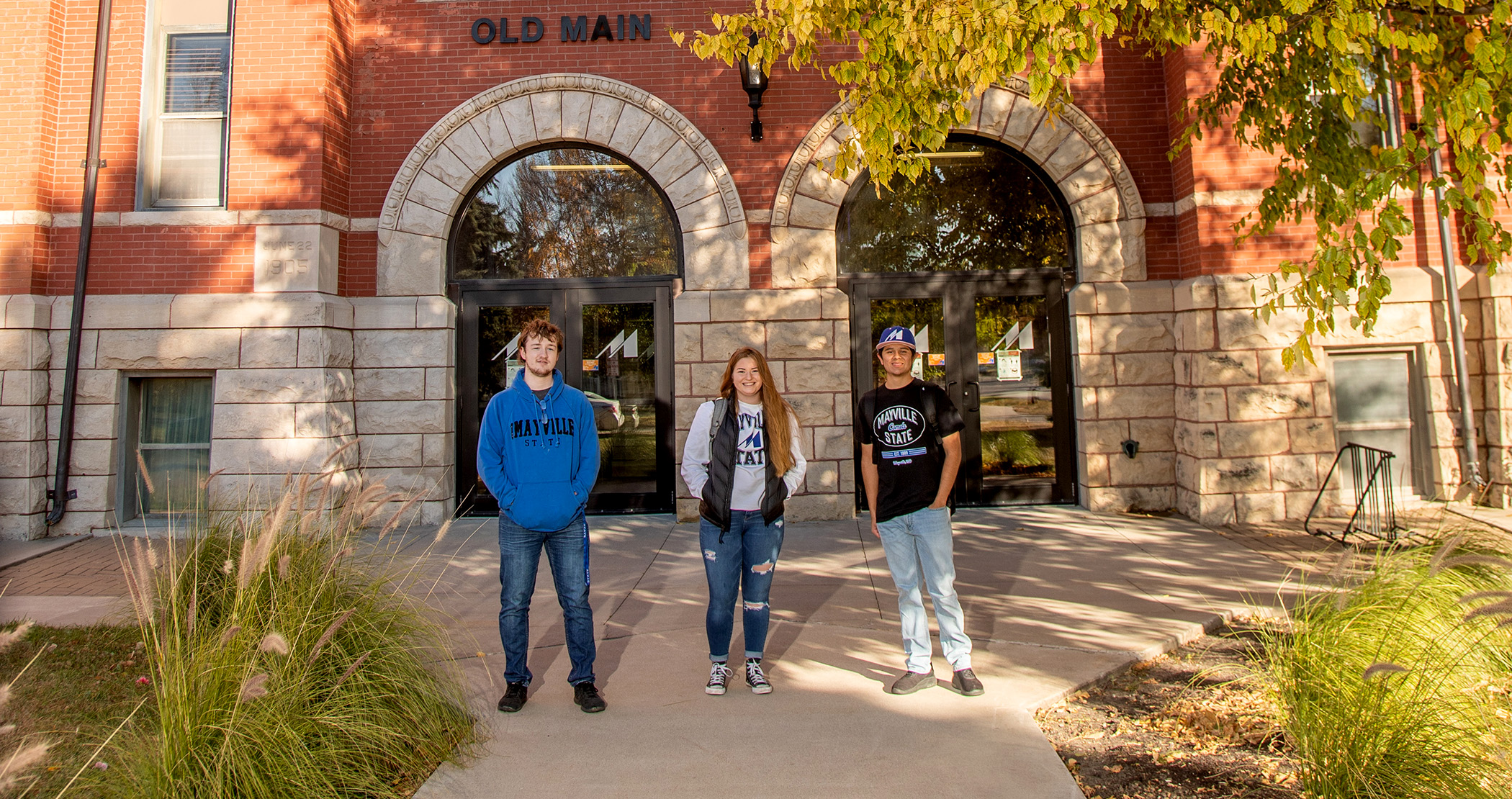students in front of Old Main - web.jpg