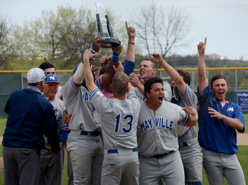 Comets_capture_NSAA_crown.jpg